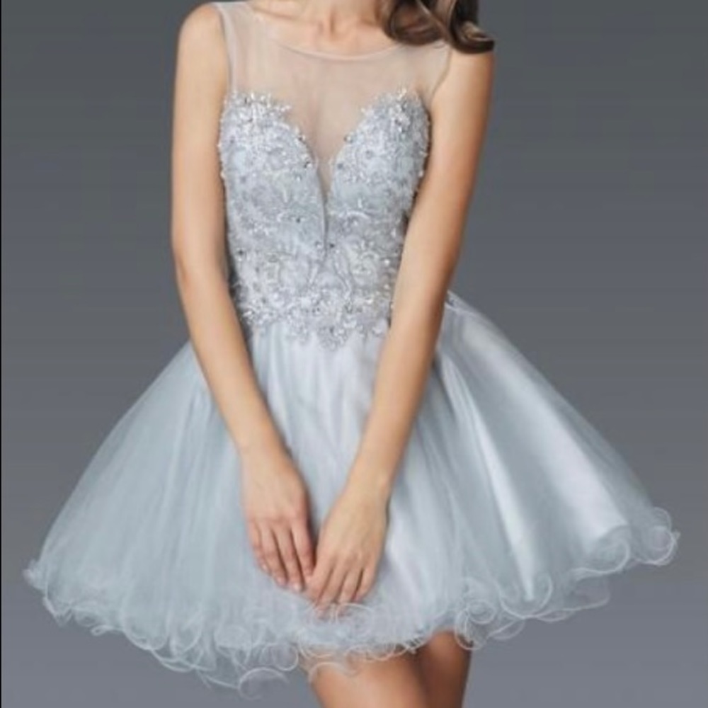 Short, cute homecoming/prom tulle dress - Silver